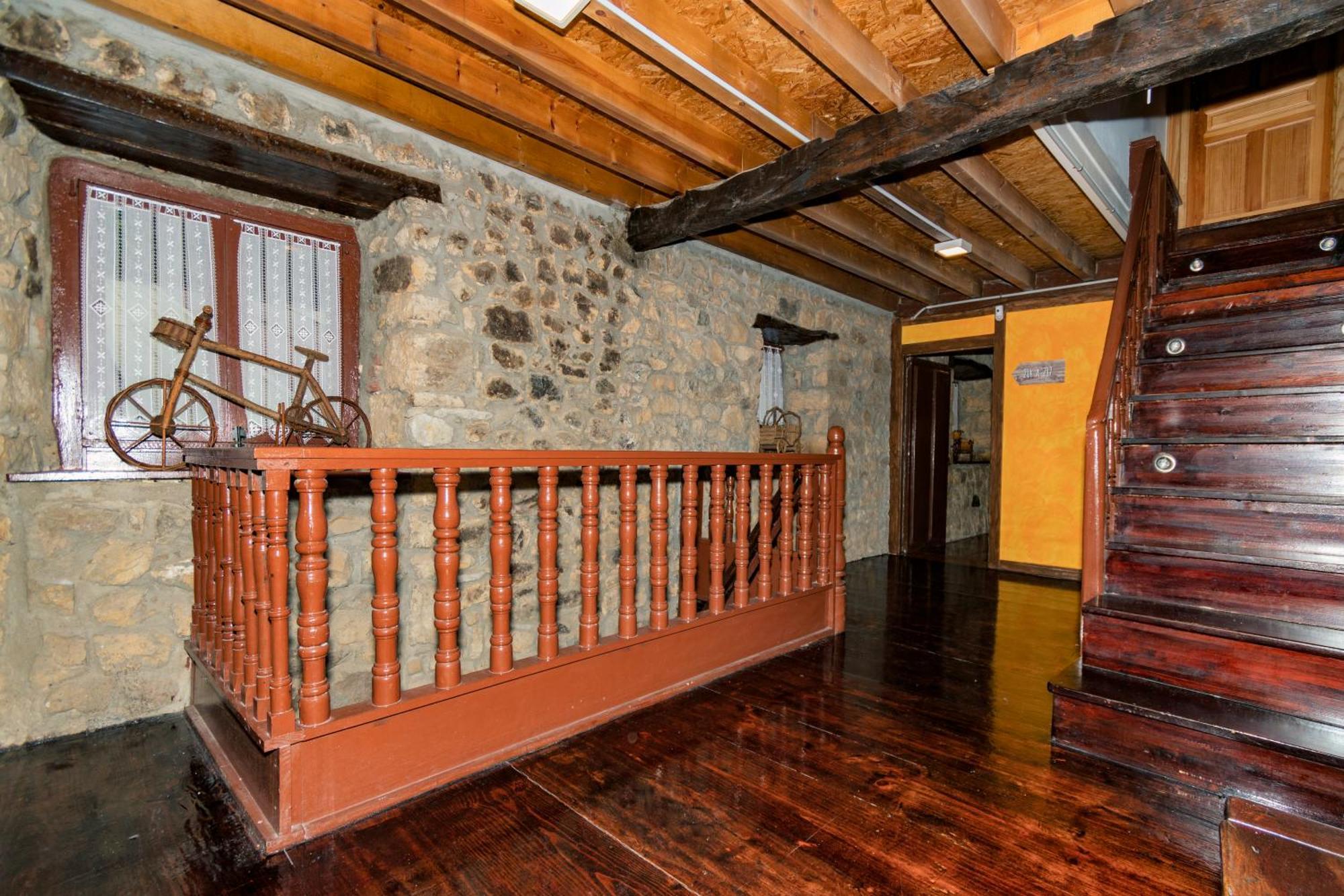 Albergue Santa Marina Buelna Luaran gambar